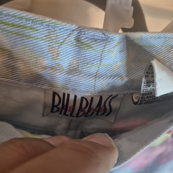 Bill Blass Light Blue Floral Jeans - Picture 3 of 6